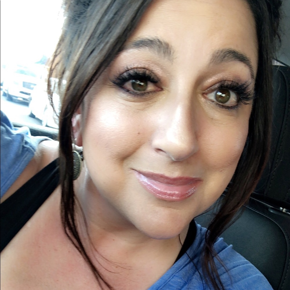 Meet your Posher, Liza